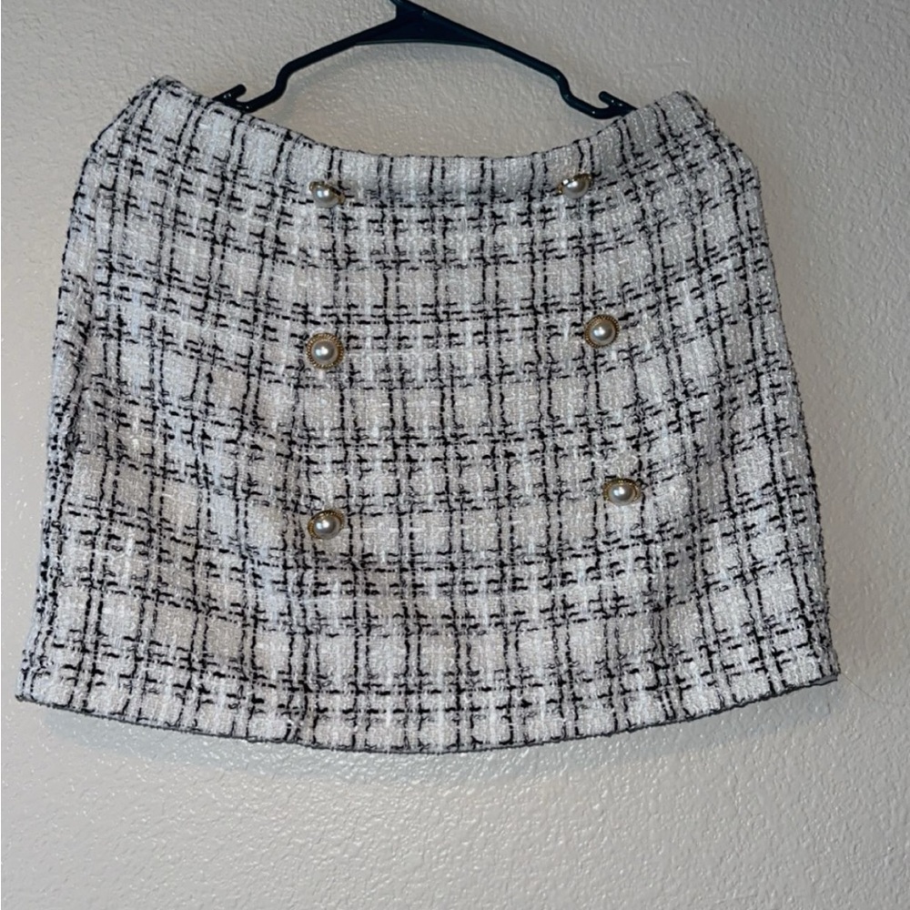 Stylish Plaid Mini Skirt with Pearl Accents